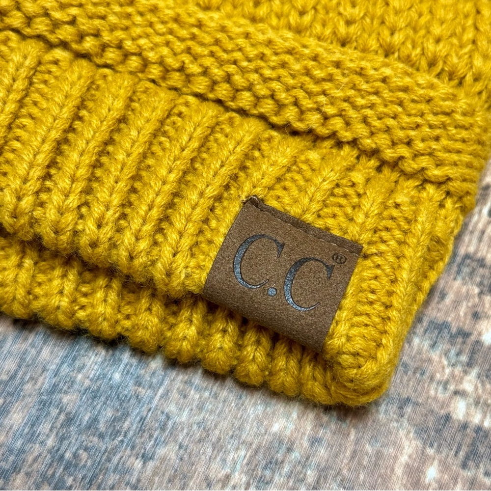 Women’s C.C. Scarf and Hat Bundle | #S19 - Picture 8 of 12